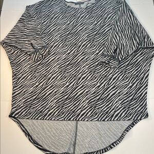 Funsport Chic Zebra Pattern 3/4 Sleeve Sweater Tunic Sz OS fits most
